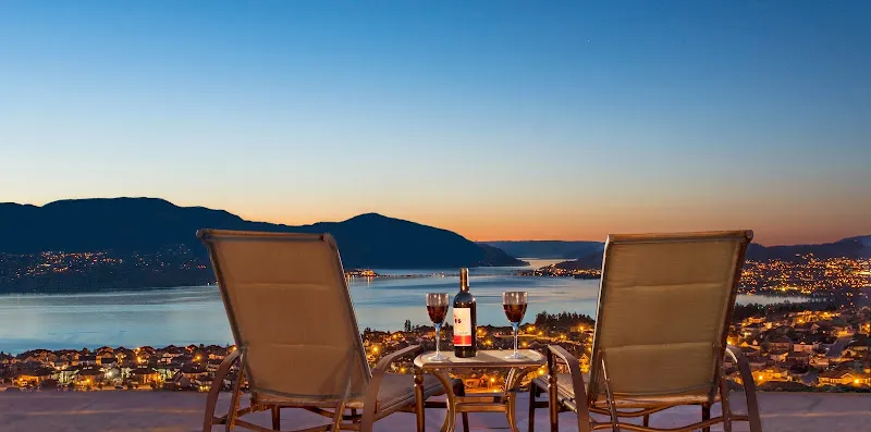 Home Builders work by Trestle Ridge in Kelowna