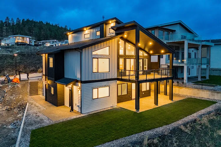 Home Builders work by Maloff Contracting LTD in Kelowna