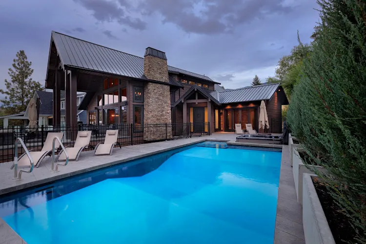 Home Builders work by Gibson Custom Homes in Kelowna